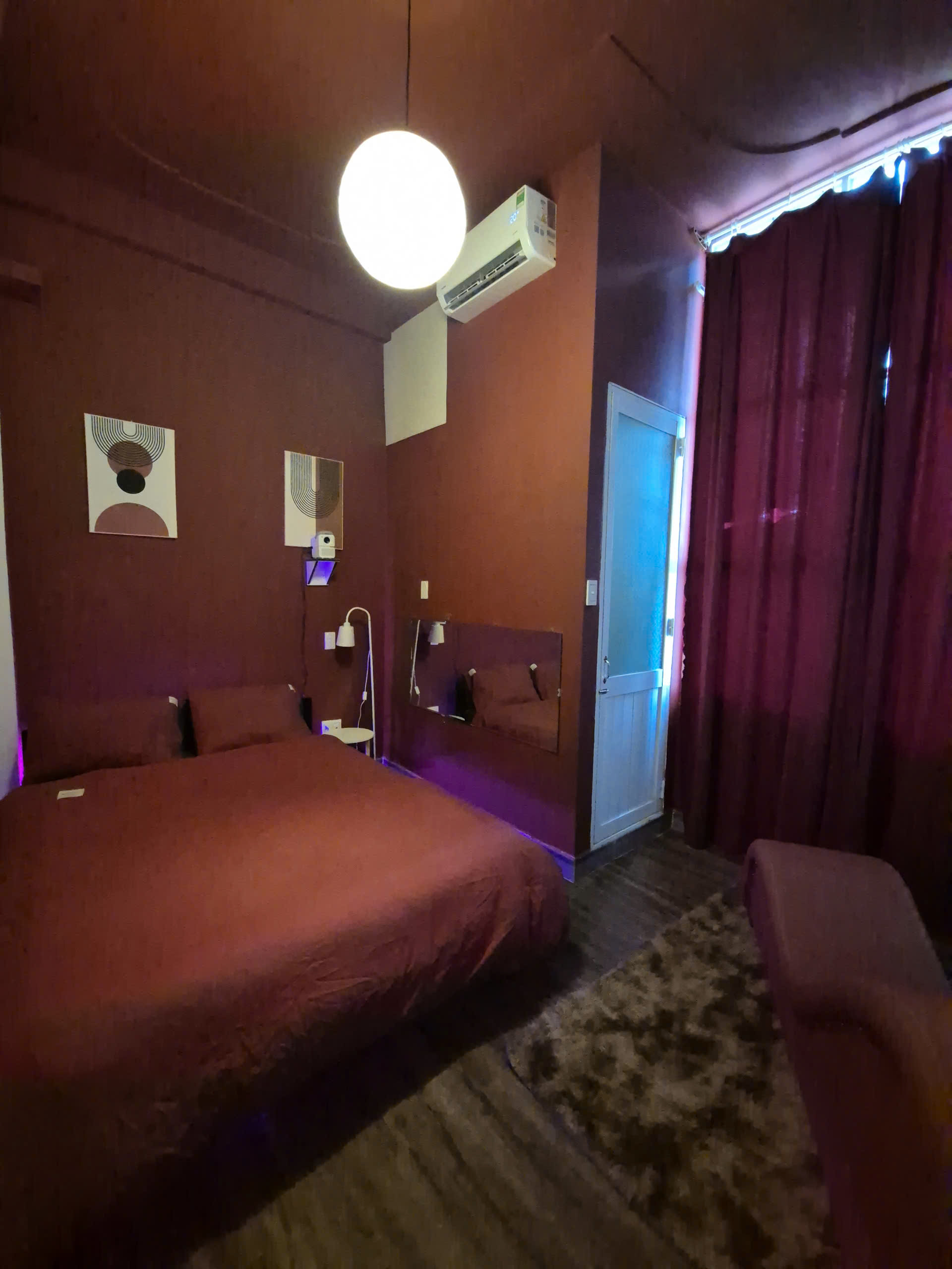 Room Thumb