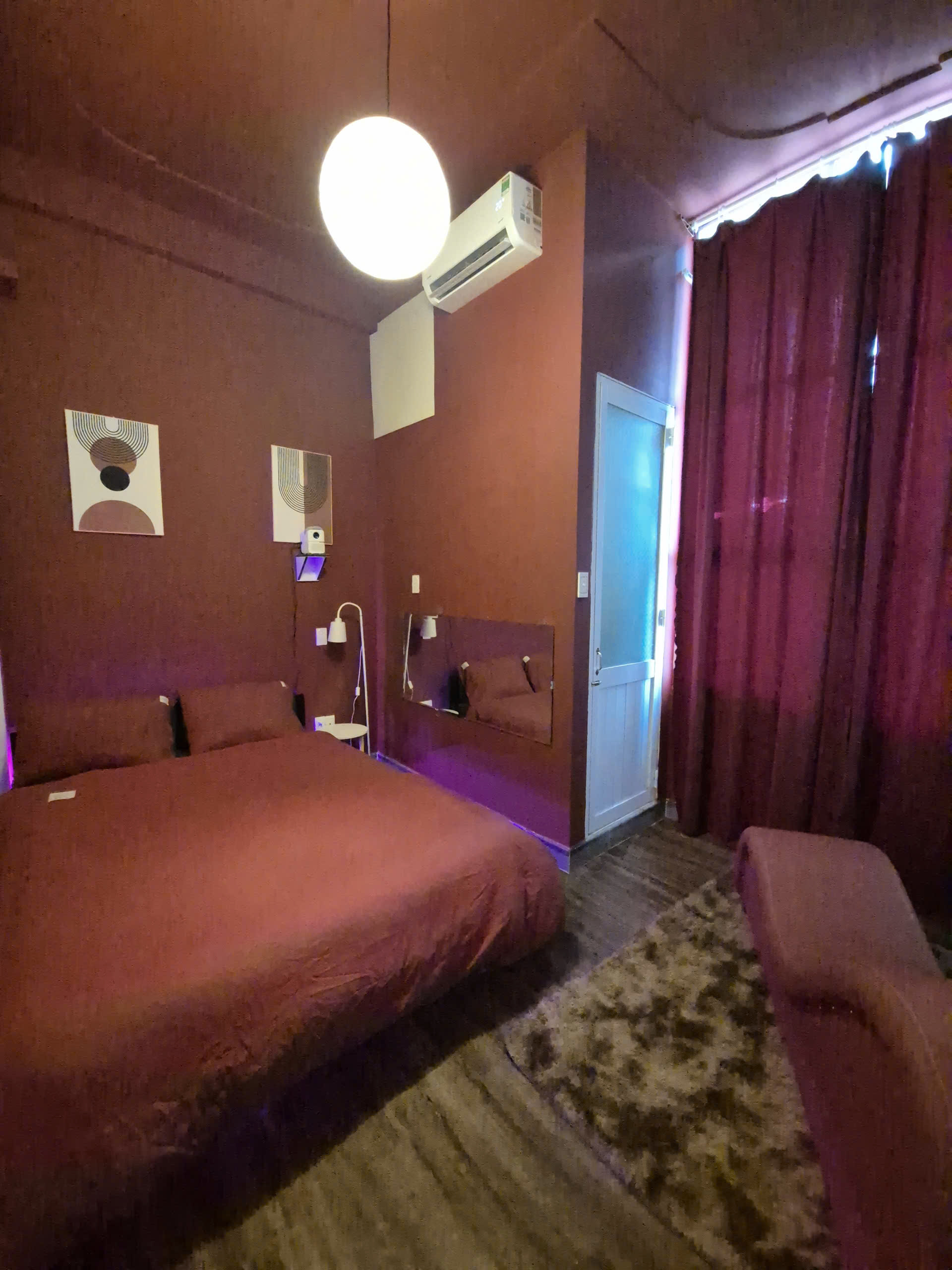 Room Thumb