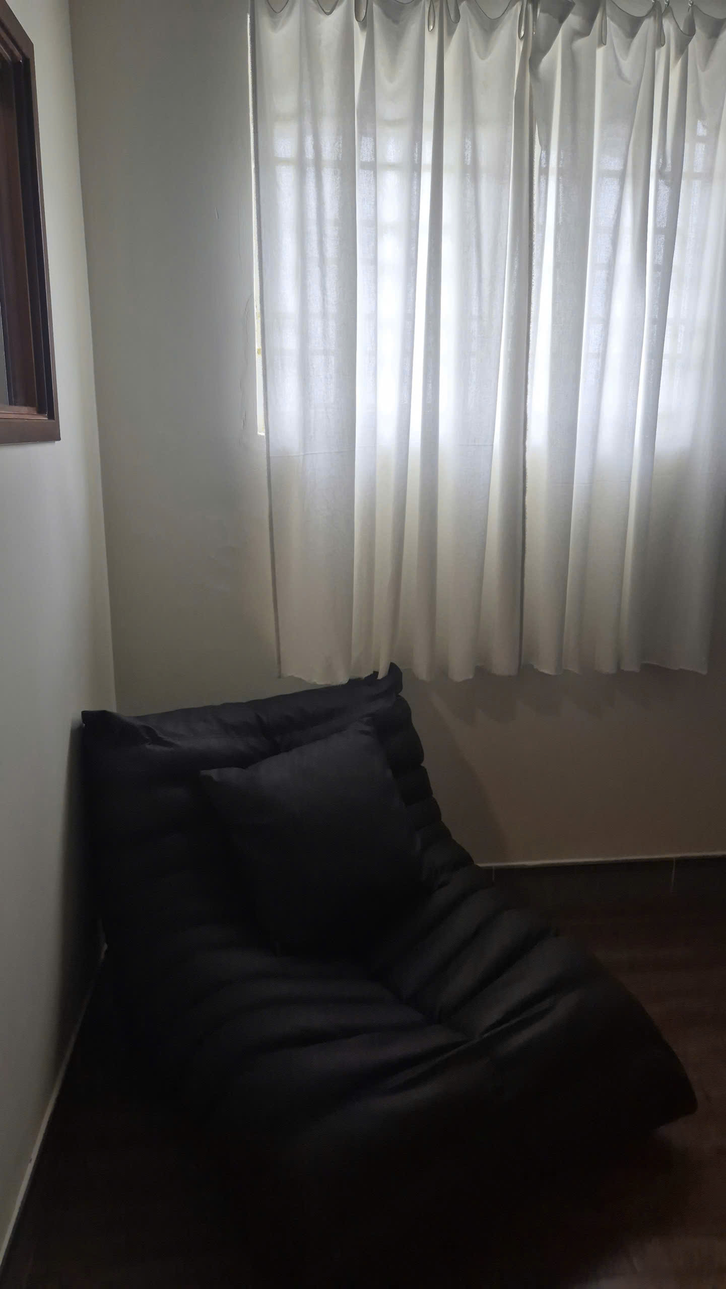 Room Thumb